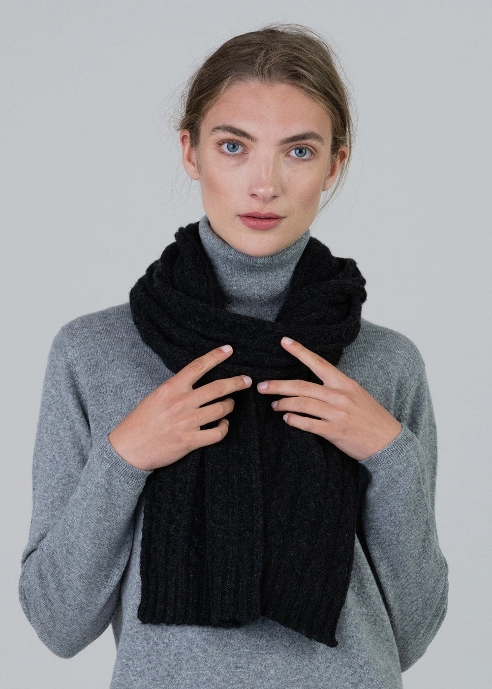 Weekend Flash Offer Cashmere Cable Scarf