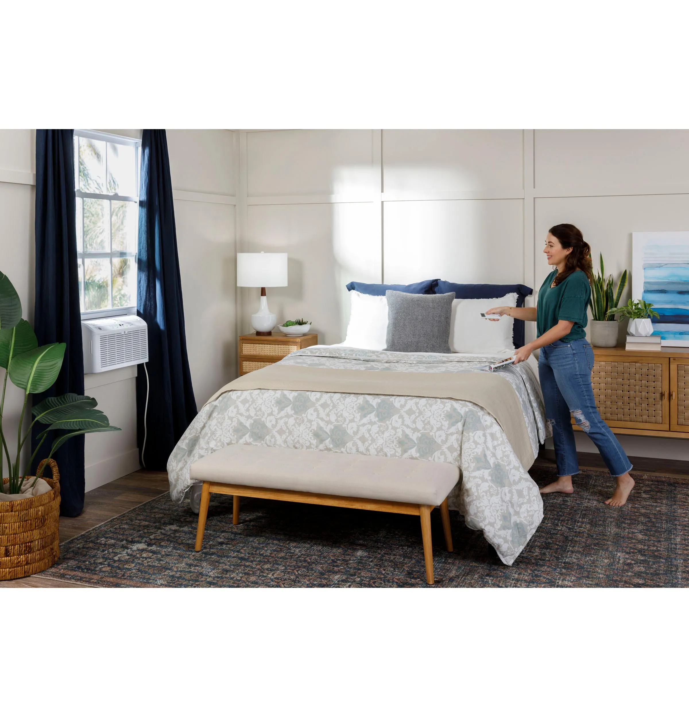 Ge Appliances AHEL06BB Ge? 6,200 Btu Ultra Quiet Window Air Conditioner For Small Rooms Up To 250 Sq. Ft.
