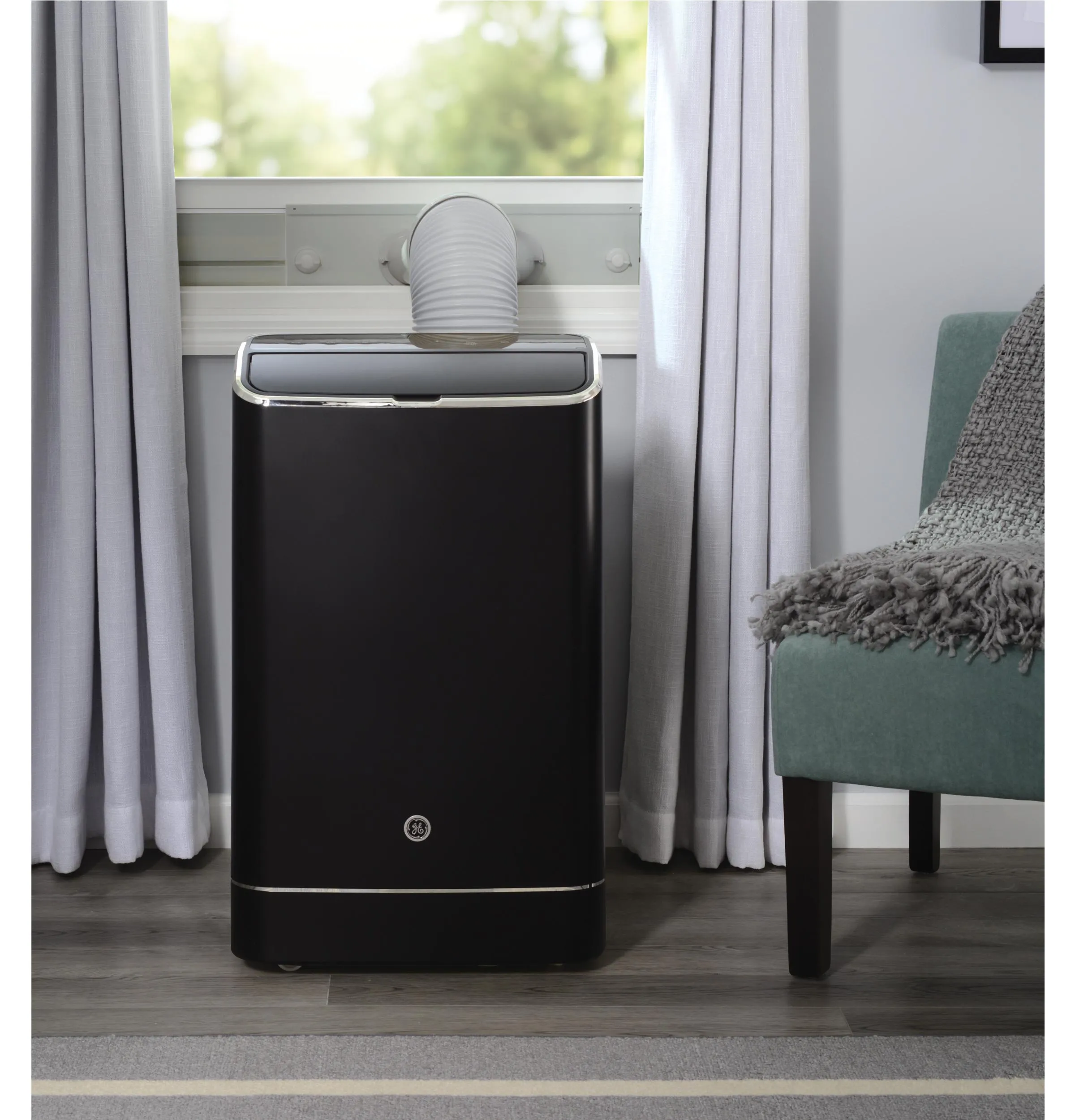 Ge Appliances APXD10JAWB Ge? 10,000 Btu Heat/Cool Smart Portable Air Conditioner For Medium Rooms Up To 450 Sq Ft.