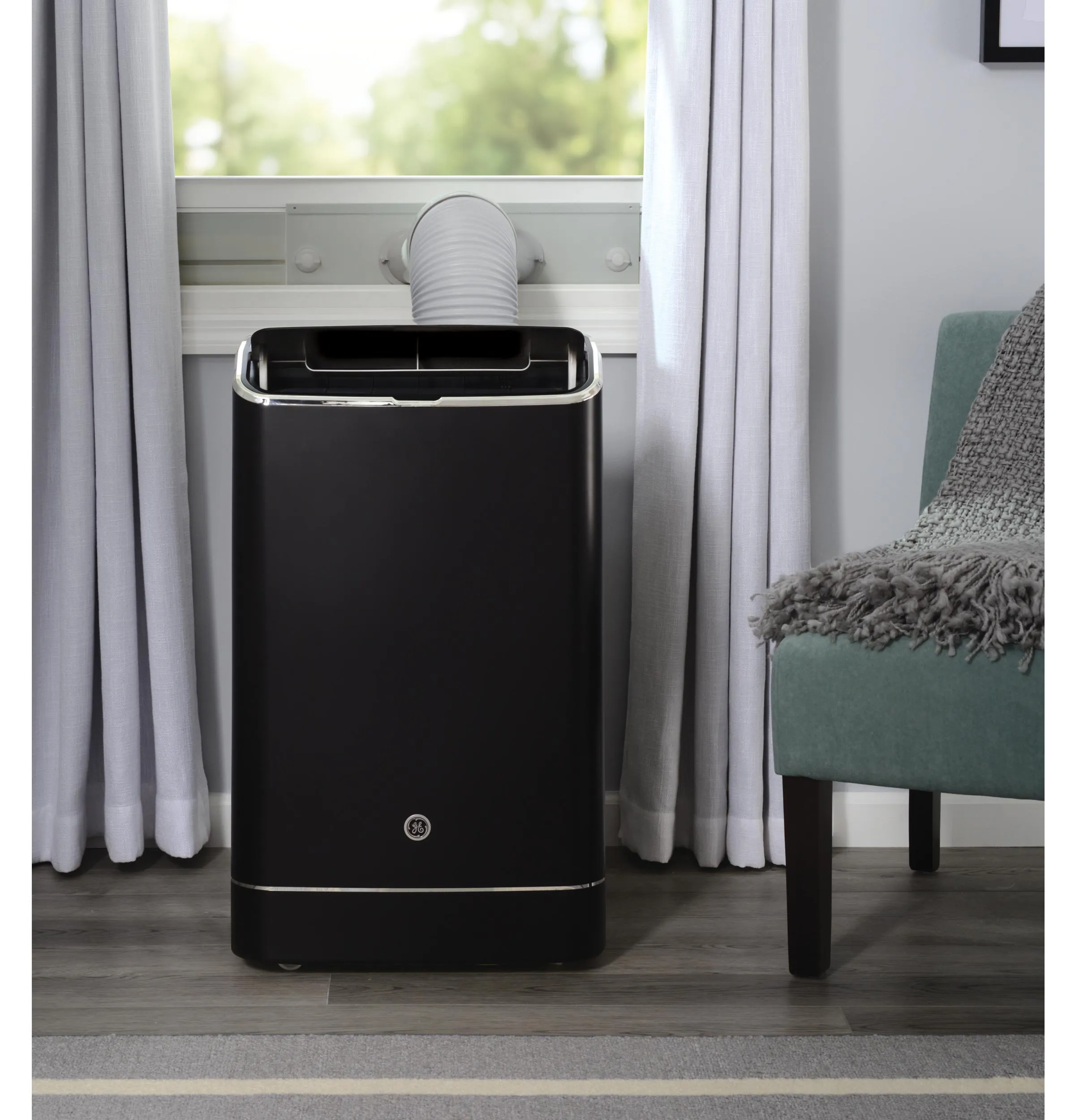 Ge Appliances APXD10JAWB Ge? 10,000 Btu Heat/Cool Smart Portable Air Conditioner For Medium Rooms Up To 450 Sq Ft.